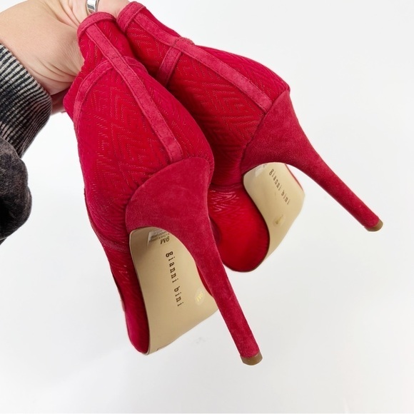 Gianni Bini Red Lace Up Mesh Heels Booties Pointed Stiletto Size 6 NEW - Picture 3 of 7